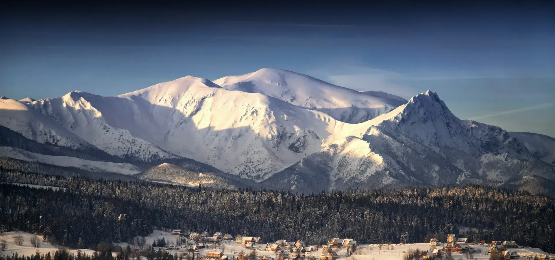Зимовий краєвид поблизу Montenero Resort&SPA